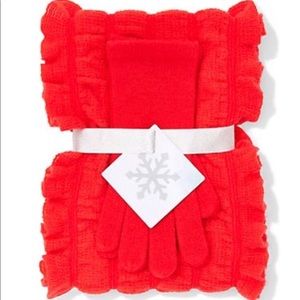 New York and Company Scarf Set